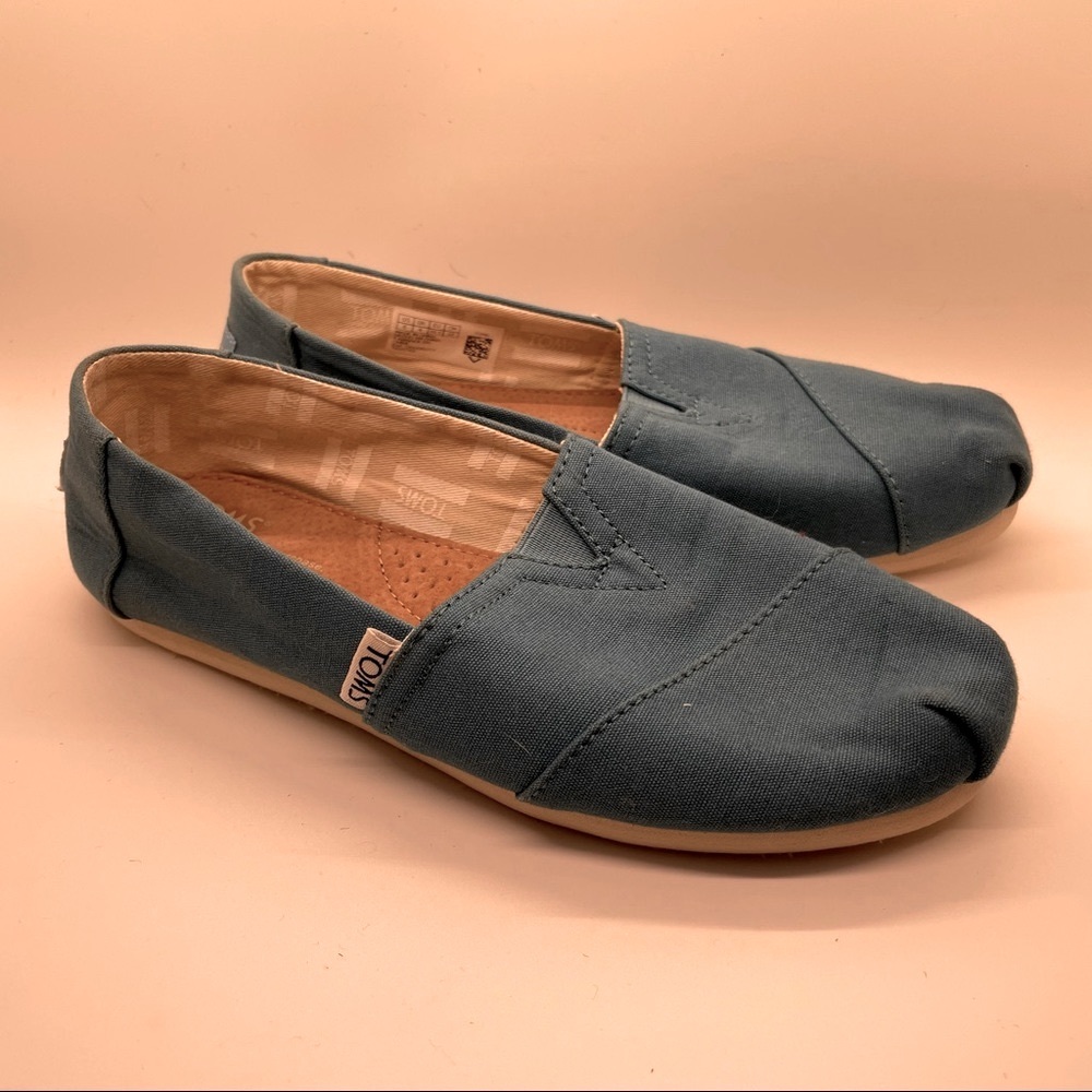 *RETIRED* Peacock TOMS Slip-on Canvas Shoes